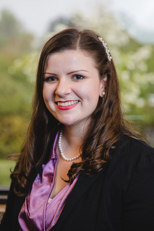 Stephanie Kuntz-McAllister Headshot