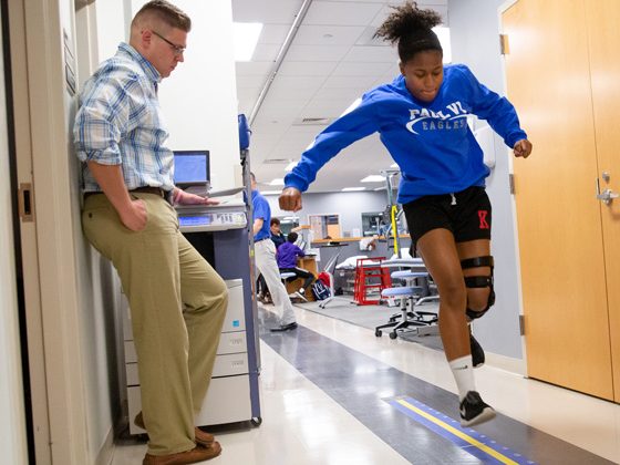 Kennedi Avent, daughter of University of Delaware alumna Tonya Avent, receives physical therapy from Greg Seymour for a torn PCL. Avent travels to the Delaware PT Clinic from her home in New Jersey on a monthly basis for progress benchmarks. 