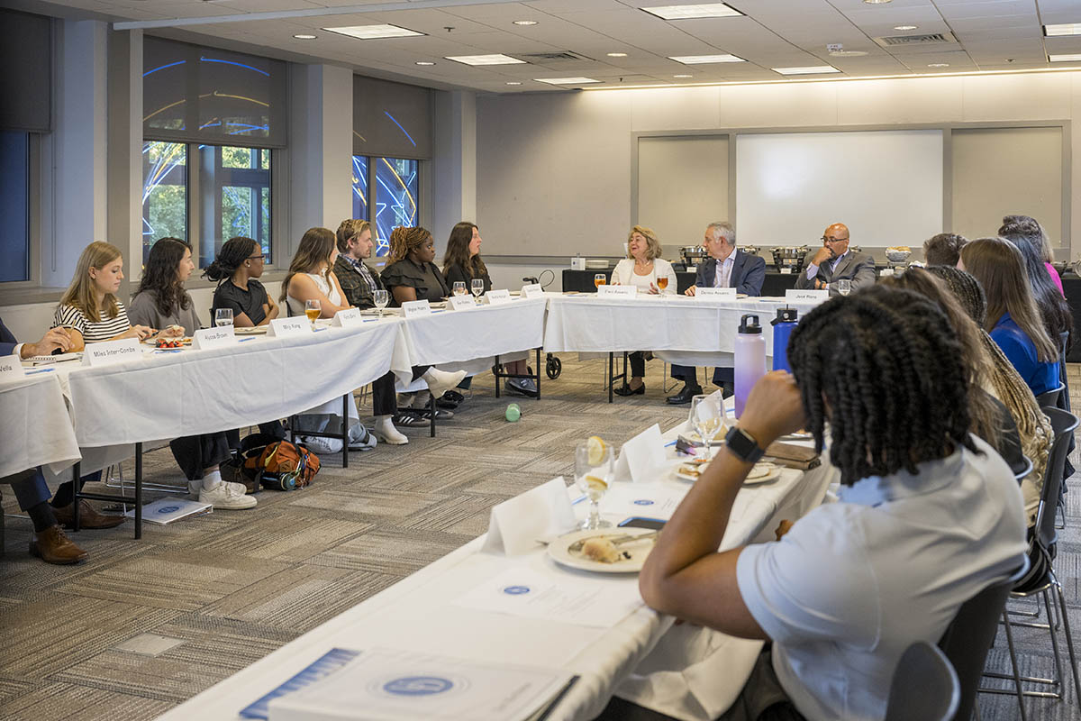 UD President Dennis Assanis speaks with UD students at the first meeting of the President's Student Advisory Council