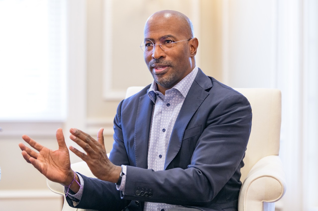 Photo of SNF Ithaca Visiting Fellow Van Jones during a visit to UD in 2022