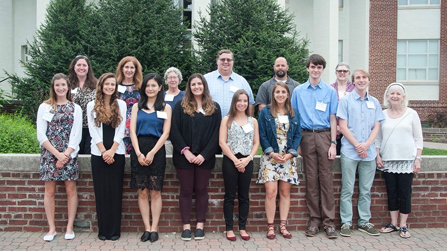 A photo UD 2017 Extension Scholars pictured outside of Townsend Hall