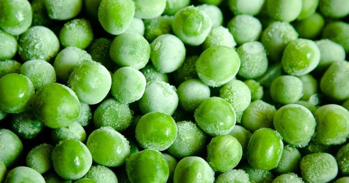 A pile of frozen peas.