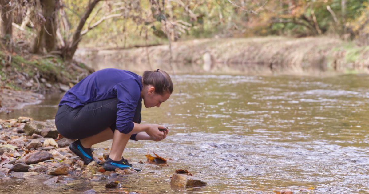 Students in Dr. Deb Delaney’s ENWC426 Aquatic Entomology class travel to White Clay Creek State Park to collect samples of aquatic bugs.