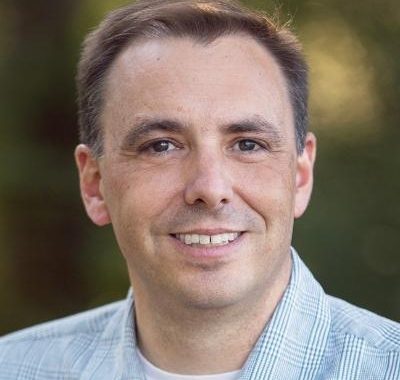 Headshot photo of Eric Bardenhagen