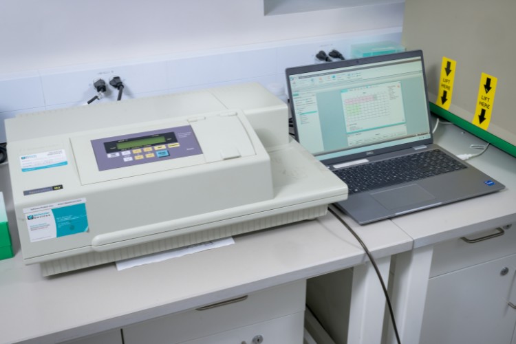 Molecular Devices SpectraMax M2 A Molecular Devices SpectraMax M2 in a lab.