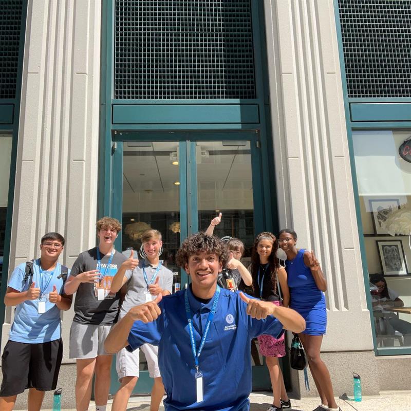 UD AAP Students aoutside the Wilmington Campus