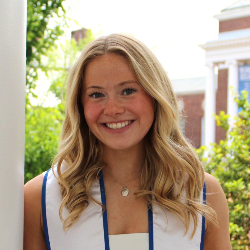 Ella Houghton headshot