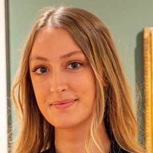 Headshot of Alexandra Earl