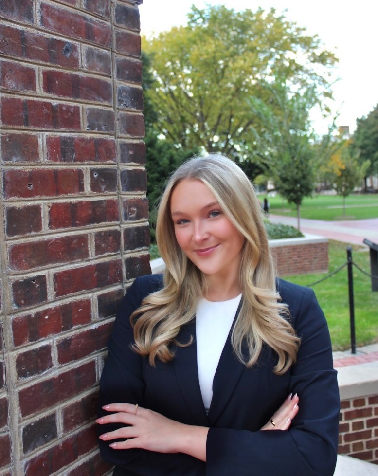 Kaleigh Glossner on the University of Delaware campus