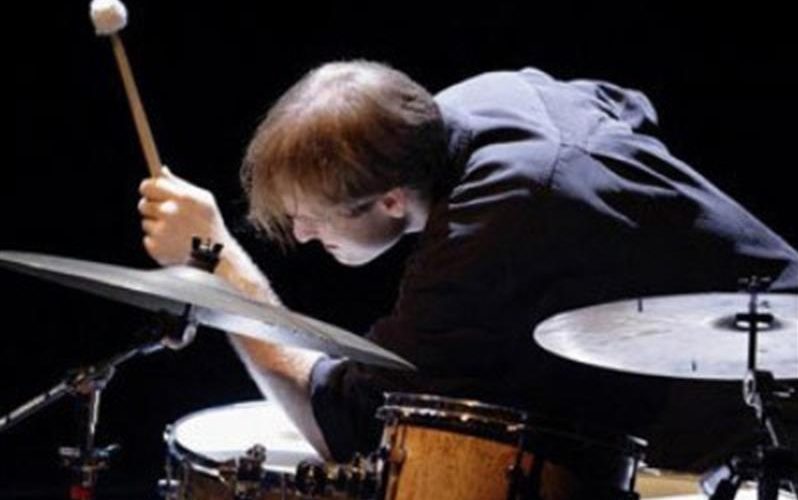 Ari Hoenig drumming