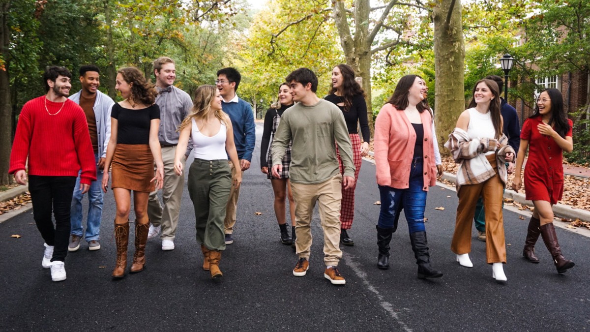 Group photo of CresHENdo
