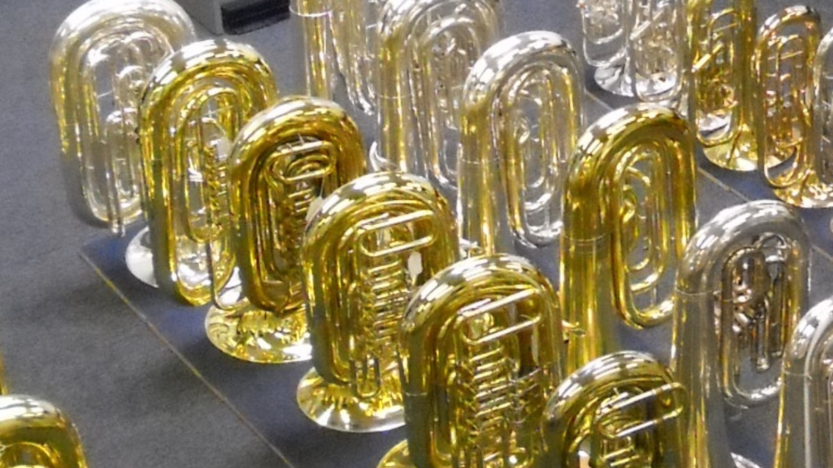 Group photo of Basses Loaded