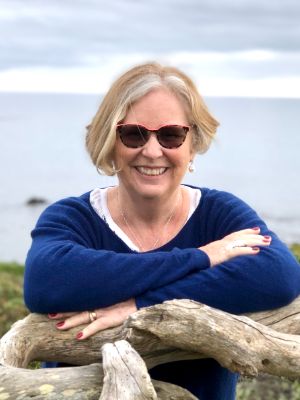 Headshot photo of Catriona Binder-Macleod