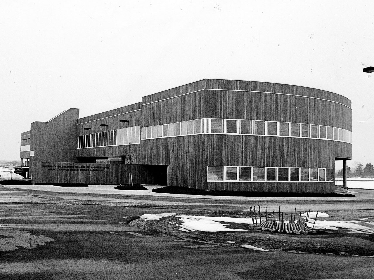 1970s-era photo of newly-constructed Cannon Lab