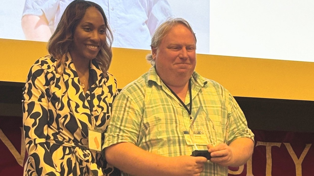 DESG’s David Christopher receives award from National Marine Educators Association