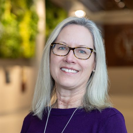 Barb Dudek Headshot