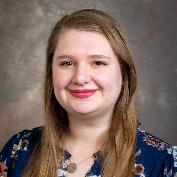 Sarah Warkentin Headshot