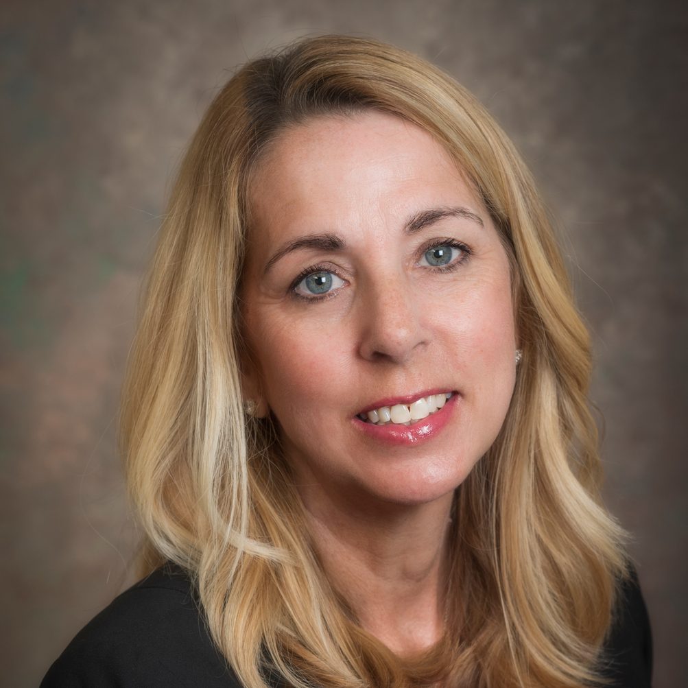 Lori Mayhew Headshot