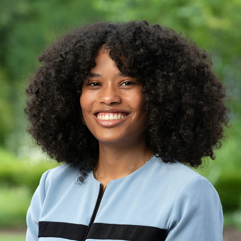 Alex Wynn Headshot