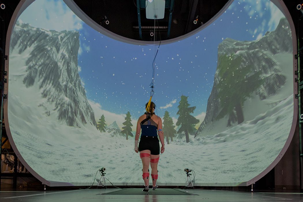 Individual in a virtual experience lab to understand gait