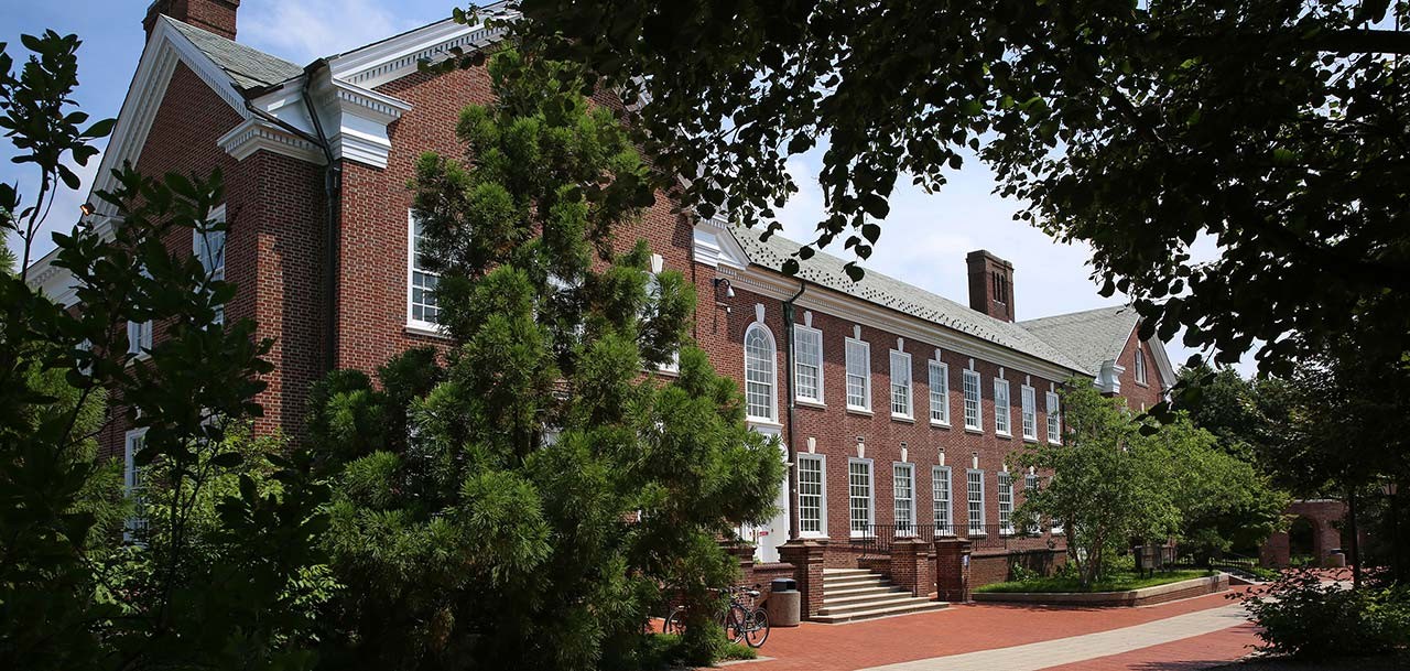 Hullihen Hall on the University of Delaware campus.