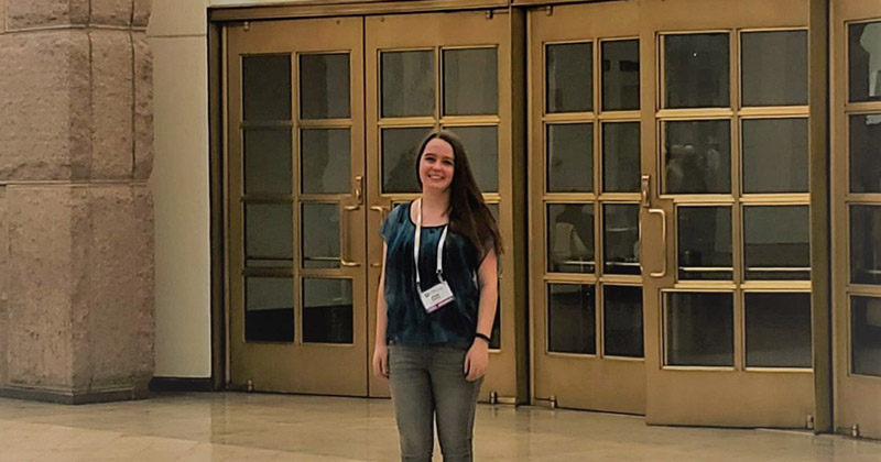 Jenna Harris attends Fall Materials Research Society Meeting and Exhibit
