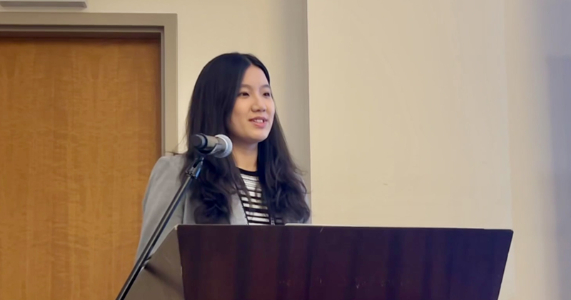 Senran (Laurence) Wang presenting