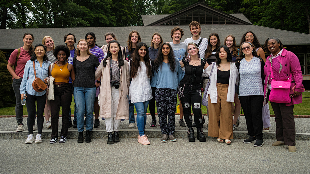 Group photo of the 2023 SOURCE participants in front of the Winterthur Visitor Center