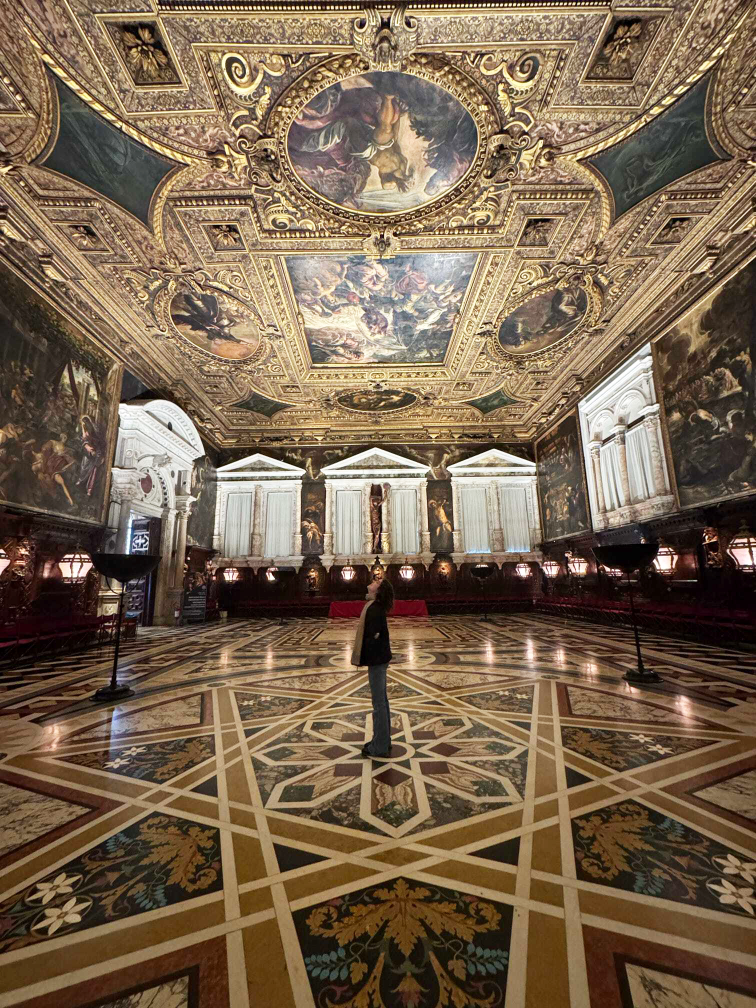 students standing inside a meseum in Venice, Italy