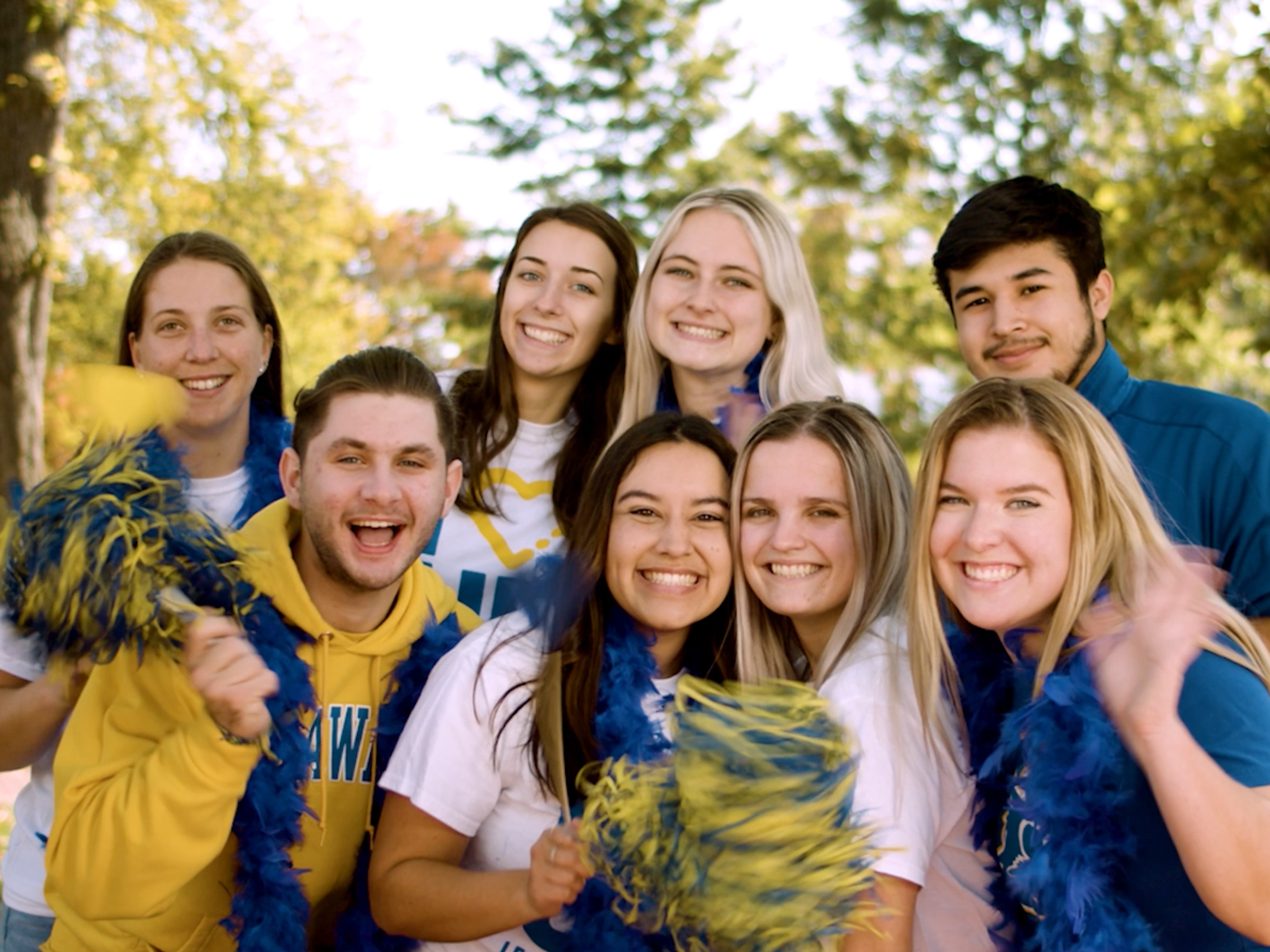 Group of Student Alumni Ambassadors smiling.