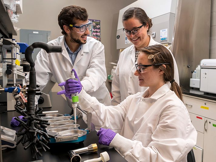 Students in a lab at the University of Delaware.