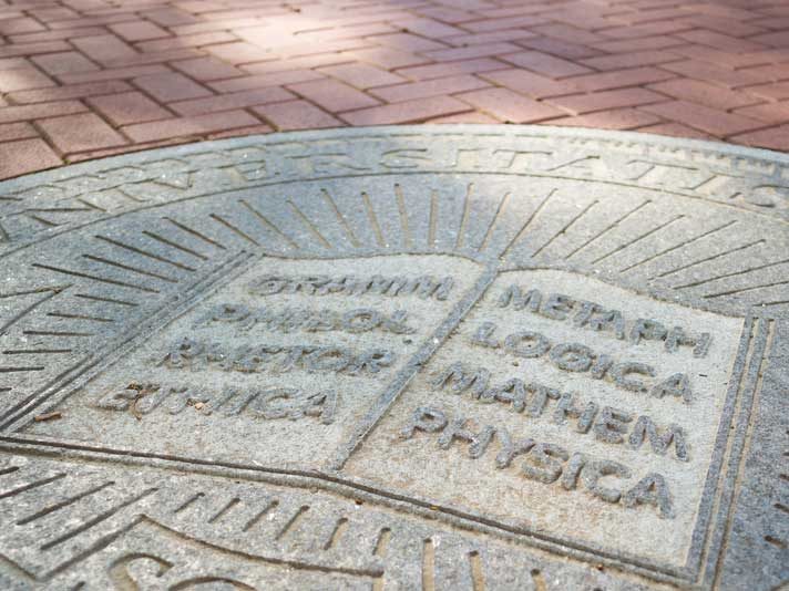 Campus-100820 Alumni Circle plaque at the University of Delaware.