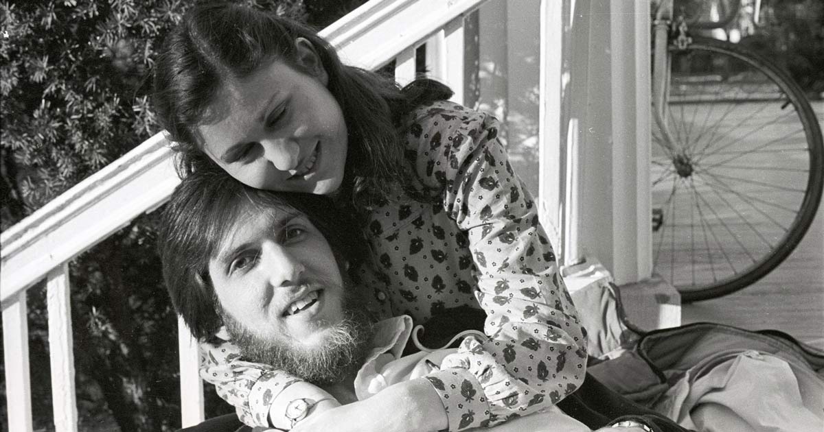 Sara Brown, EHD82, with her future husband Steve Brown, AS82, on the steps of Belmont Hall in 1981