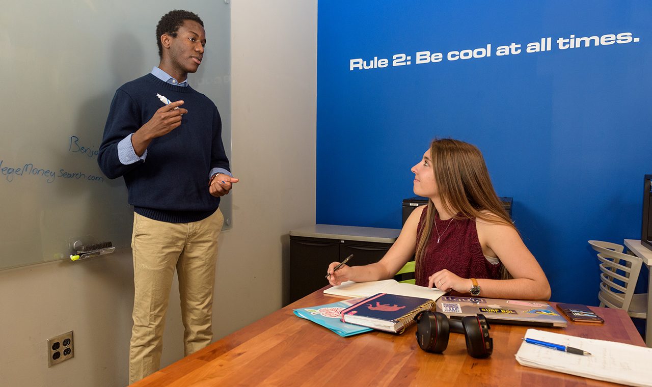 DAR-Massaquoi-DaPonte-VDC-040317 Students working in the Venture Development Center at UD