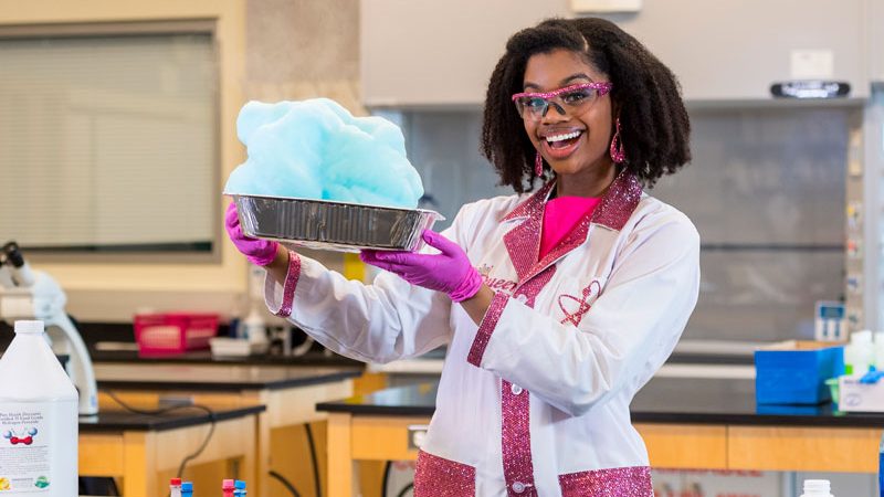Jacqueline Means doing a fun science experiment Jacqueline Means doing a fun science experiment