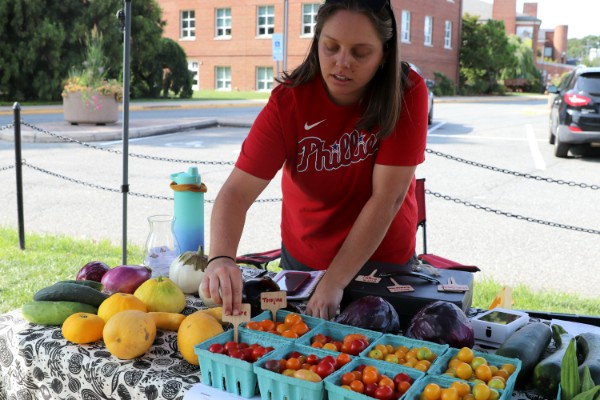 UD Fresh to You student harvested produce sold by students at a farmer's market
