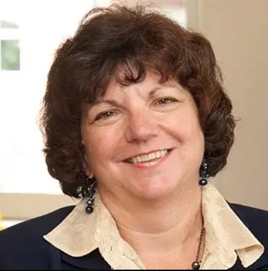 Headshot photo of Michelle Rodgers