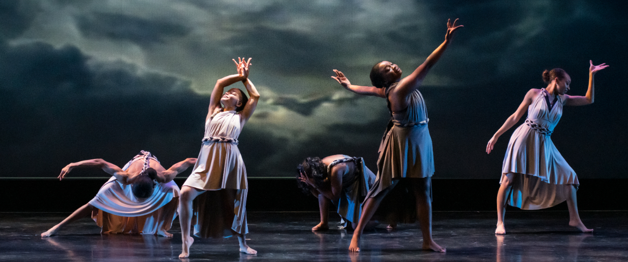 UD students perform in the Dance Minor Concert. 