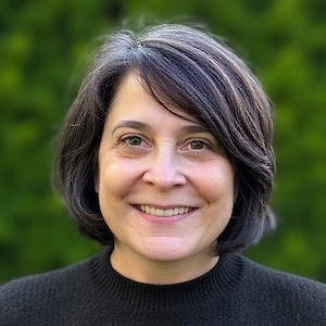 Headshot photo of Kelly Cobb