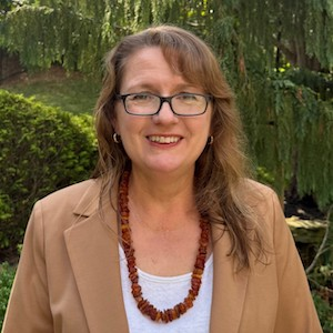 Headshot photo of Rachael Hutchinson