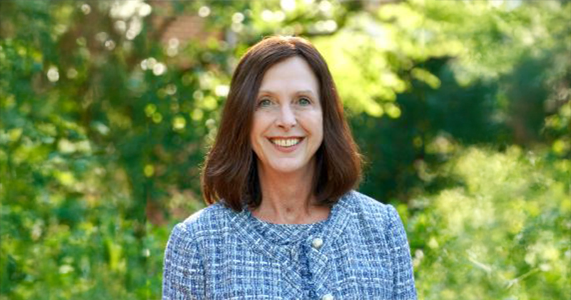 Suzanne Burton headshot