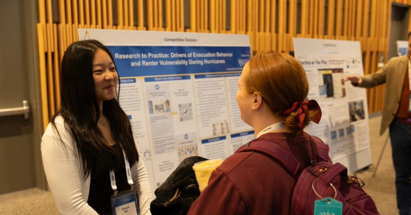 Daeun Kim Presents DRCit! Project at Leading Emergency Managers Conference