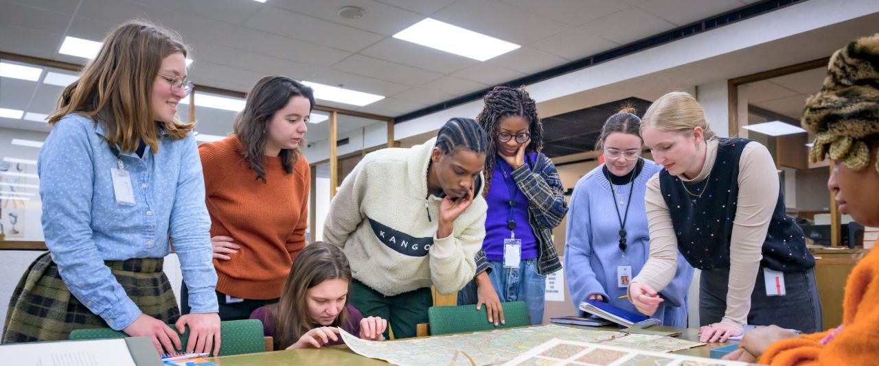 Students in Catharine Dann Roeber and Martin Brueckner’s "EAMC607: British Design History, 1530-1930" class visit the Winterthur Museum library and gallery. 