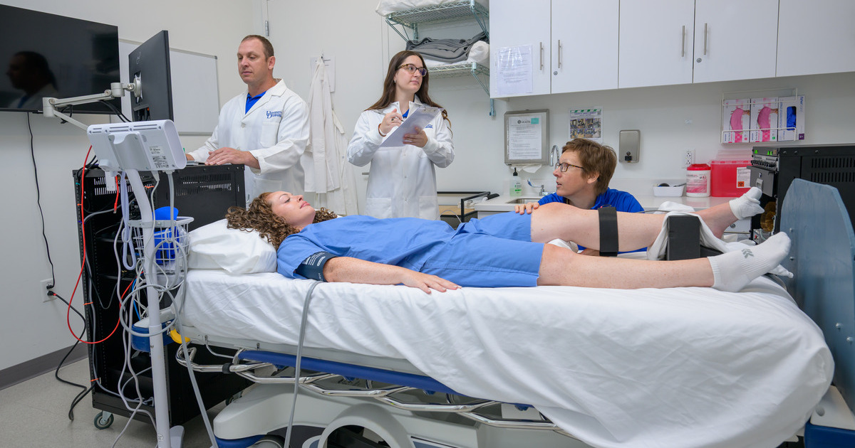 UD students gain hands-on research experience in UD’s Cardiovascular Psychophysiology Lab, using specialized equipment to assess cardiovascular, microvascular and macrovascular function in research participants under the direction of Health Behavior and Nutrition Sciences Associate Professor Jody Greaney. 