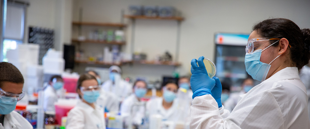 Students in Medical and Molecular Sciences Labs during Fall 2021