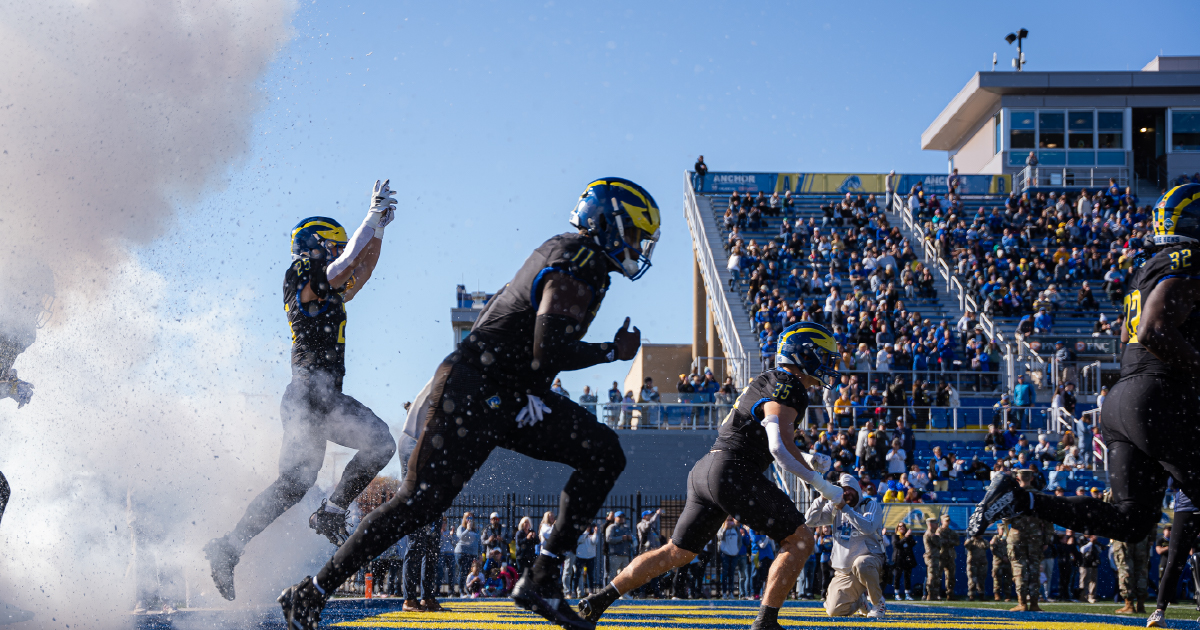 Delaware Fightin' Blue Hens football players.