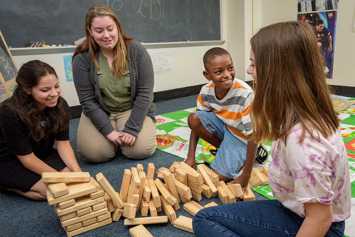 Mary Dozier, The UNIDEL Amy E. DuPont professor of Psychological and Brain Sciences, with several over her undergraduate students conducting summer research. Her students include Catherine Cottrell, Felicia Kriner, Jessica Prucha, Jillian Solomon, Selina Delgado, and Victoria Kager 