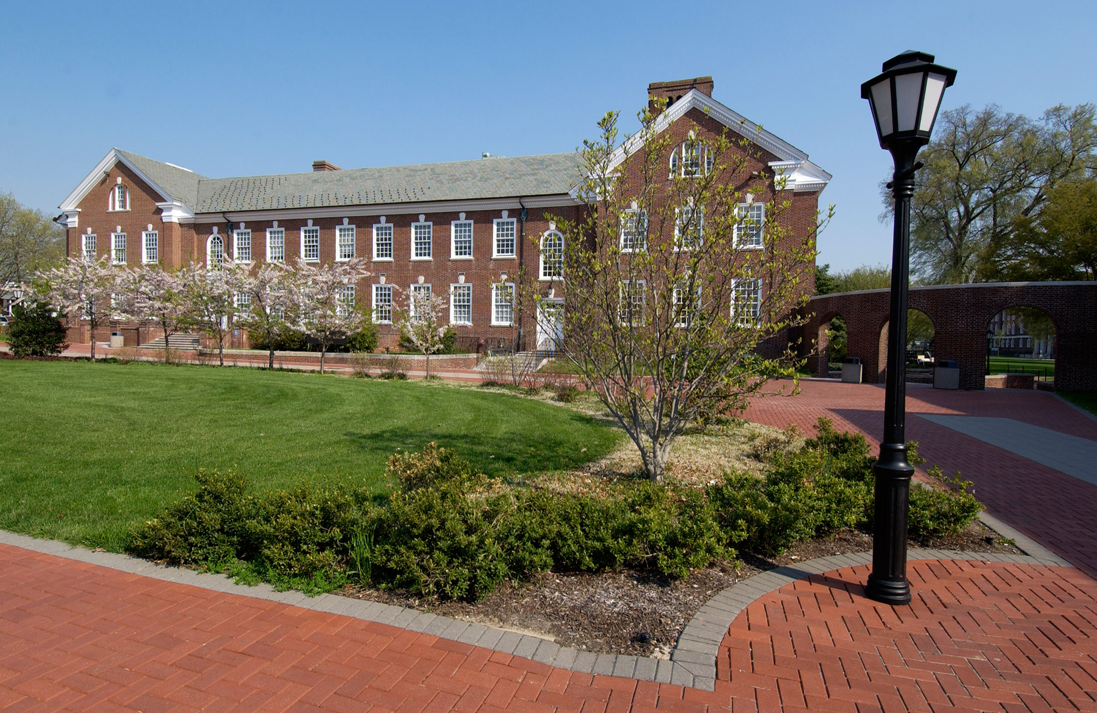 hullihen hall in spring