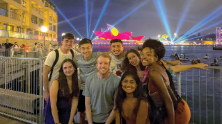 Study abroad students in Sydney.