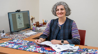 Maryam Vaziri-Pashkam posing for a picture.